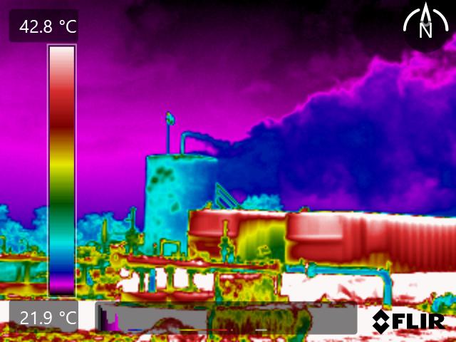 Câmera termográfica Flir detecta vazamentos de gases invisíveis