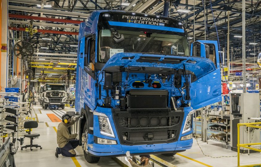Volvo lidera em veículos pesados em 2019 e investe R$ 1 bilhão no Brasil