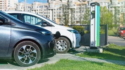 Aplicações de Alumínio impulsionam vantagens sustentáveis em carros elétricos