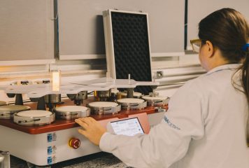 Nova regra exige certificação mais rigorosa para luvas e calçados de proteção no Brasil